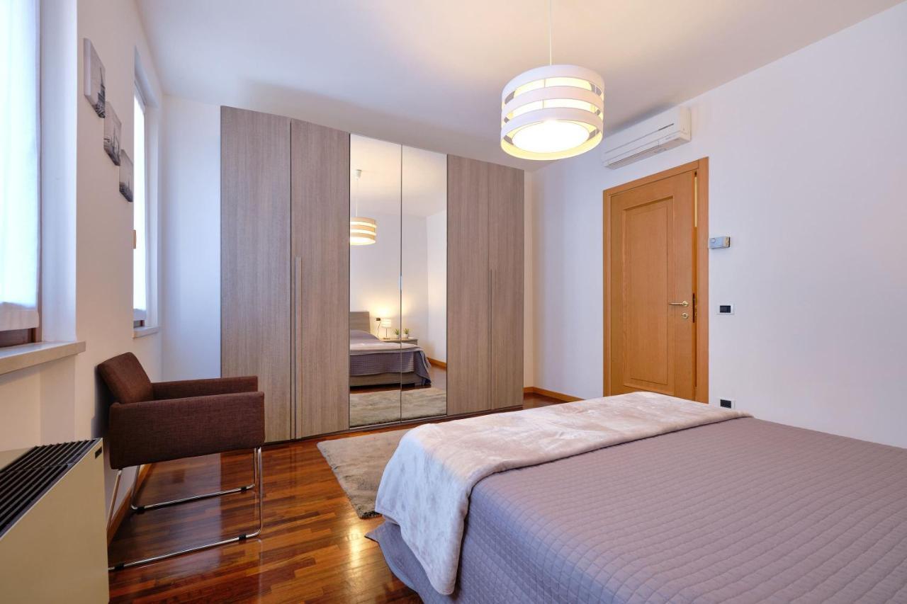 Apartmentsgarda - Gardalux Apartment Garda (Verona)
